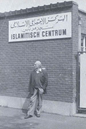 Pastoor Verachtert voor het Islamitisch centrum 1972